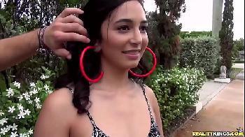 Imagem do video Linda latina rebolando sem calcinha na pica do dotado