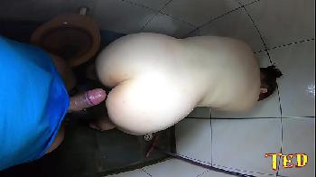 Imagem do video Anal no banheiro com morena gostosa 