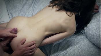 Imagem do video Morena pelada adora dar buceta no sofa 